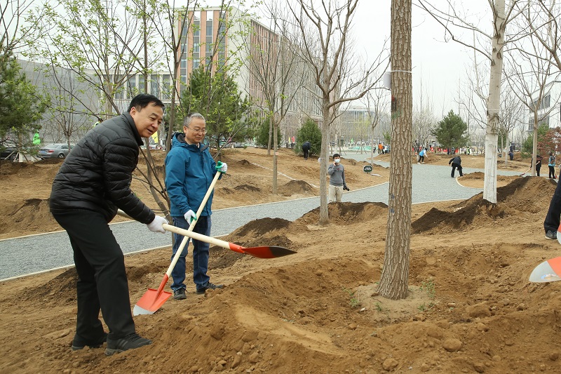 同植科学林 共建科学城 我区开展义务植树活动图片